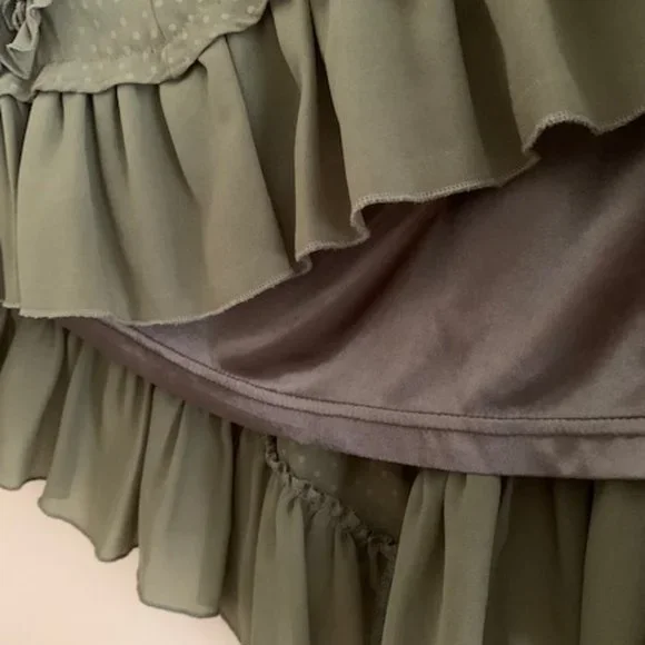 ✨Host Pick✨ axes femme polka dot moss green skirt with flower motif size M - Picture 4 of 4